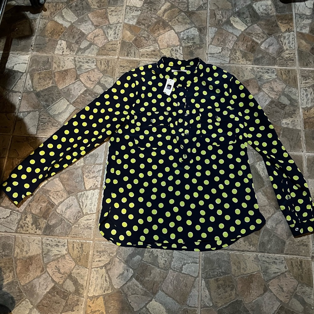 NWT Gap 3qtr button down blouse polyester-Sz small